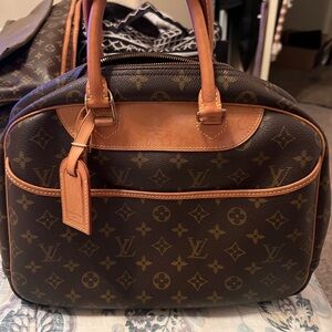 Good used condition Louis Vuitton Deuville